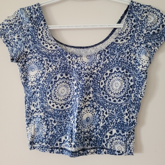 Crop top - Picture 2 of 2